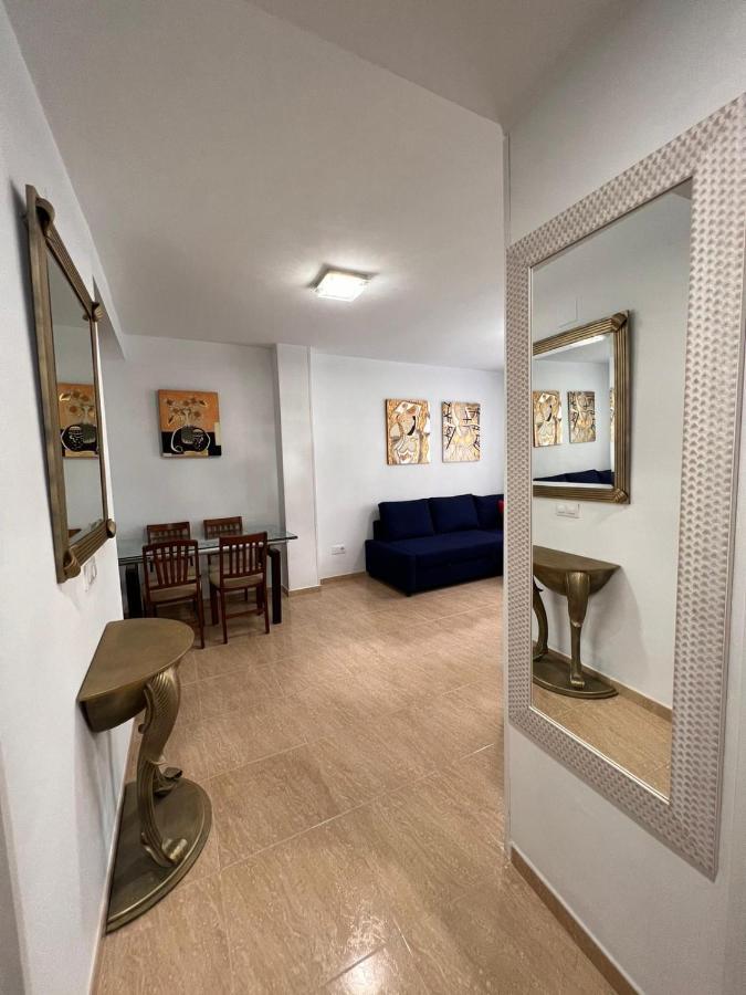 Torremolinos Centro - Beautiful , Newly Renovated 2 Bedroom Apartment 외부 사진