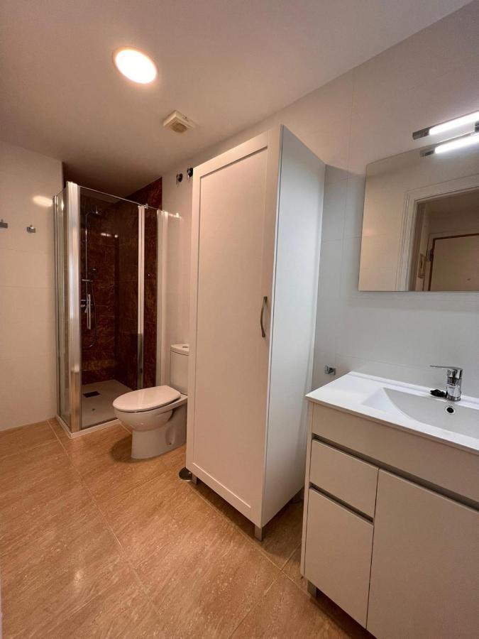 Torremolinos Centro - Beautiful , Newly Renovated 2 Bedroom Apartment 외부 사진