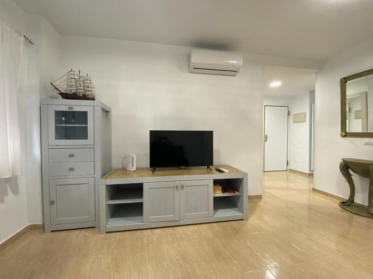 Torremolinos Centro - Beautiful , Newly Renovated 2 Bedroom Apartment 외부 사진